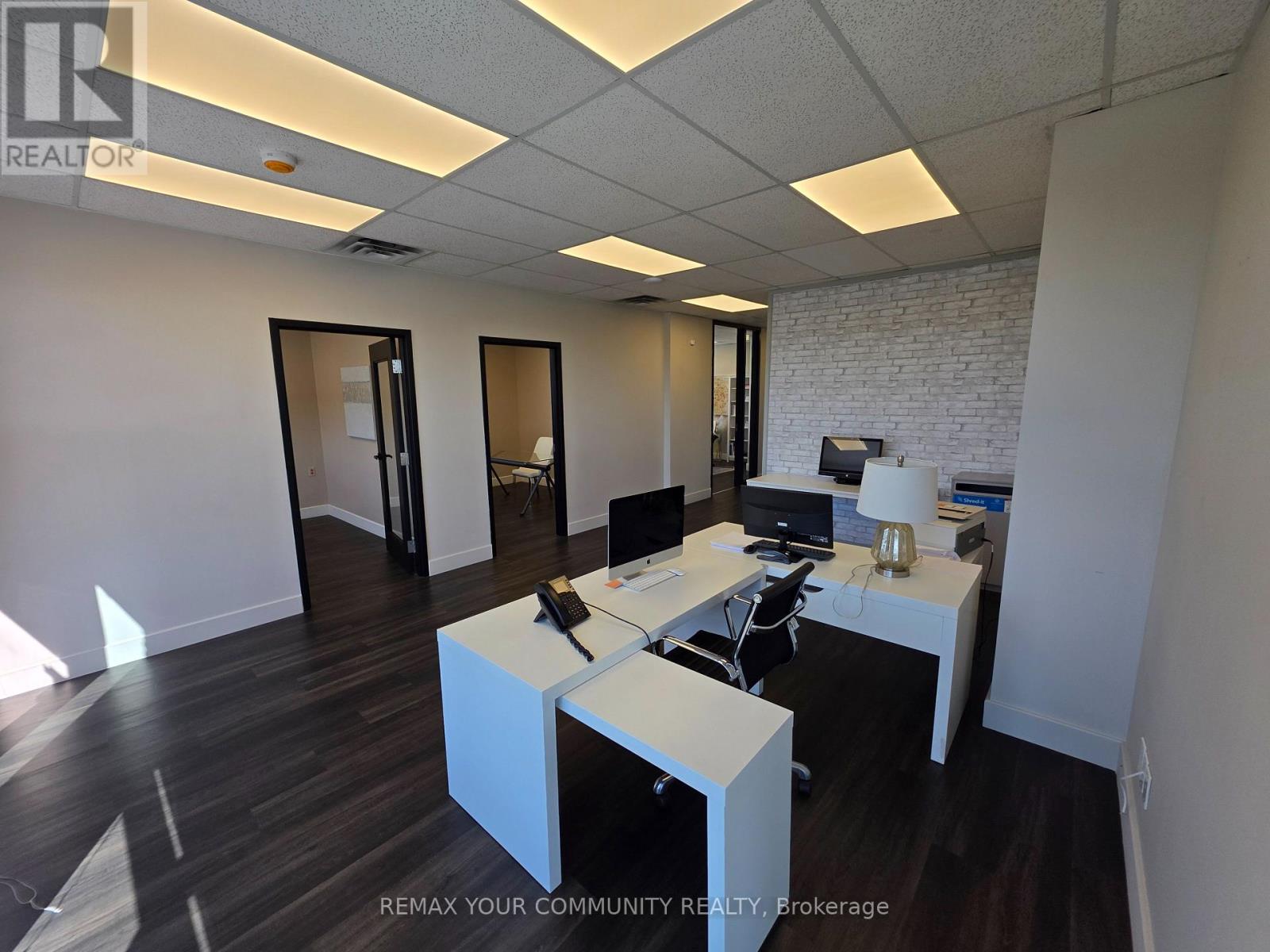 Dr 31-32 - 2155 Dunwin Drive, Mississauga, Ontario  L5L 4M1 - Photo 4 - W12806972