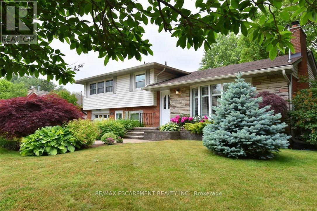 626 Vanderburgh Drive, Burlington, Ontario  L7T 3W6 - Photo 3 - W12807000