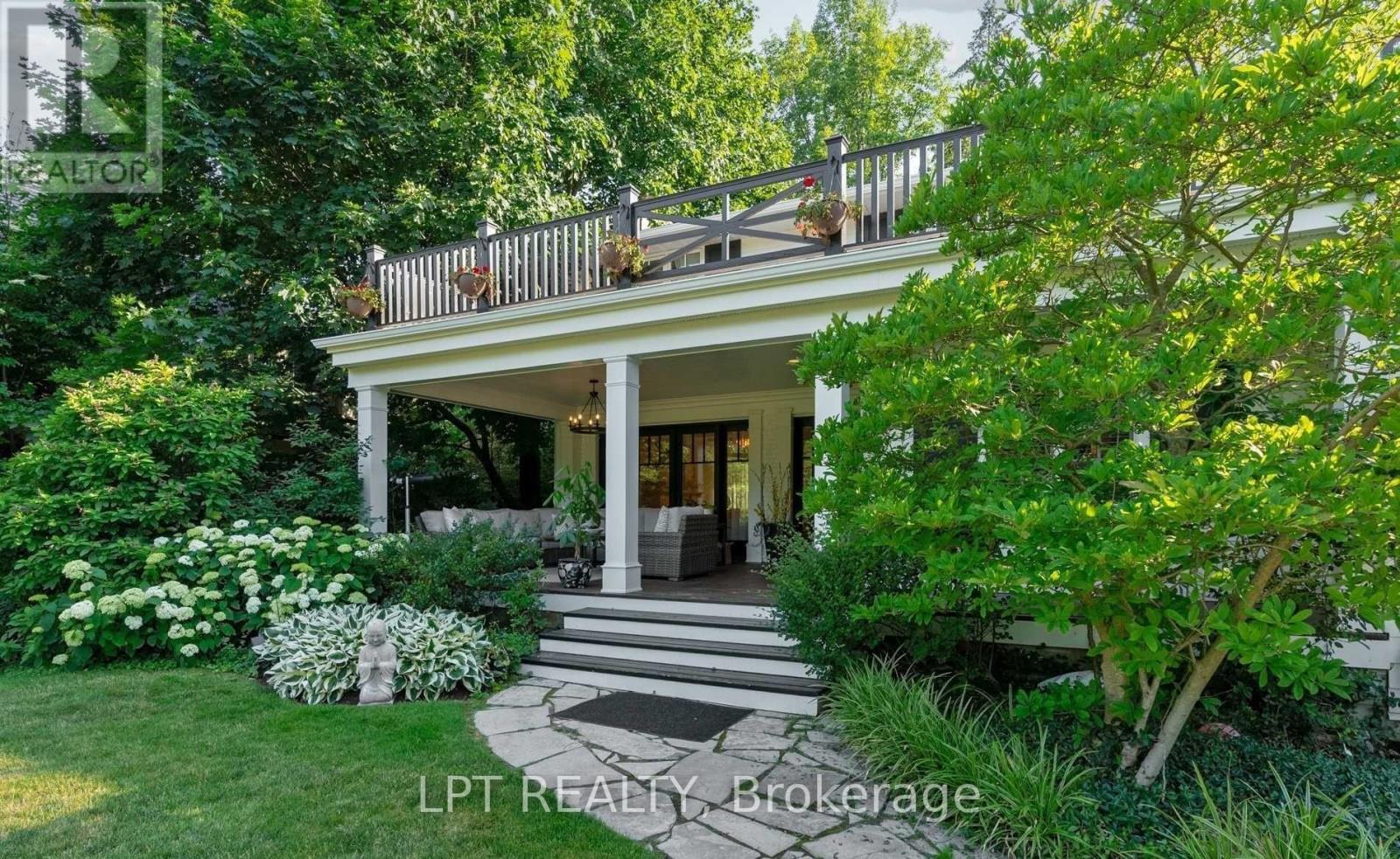 268 Chartwell Road, Oakville, Ontario  L6J 3Z9 - Photo 3 - W12807010