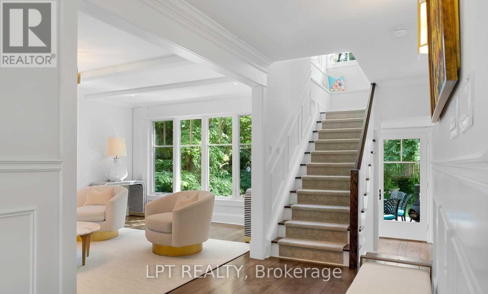 268 Chartwell Road, Oakville, Ontario  L6J 3Z9 - Photo 5 - W12807010