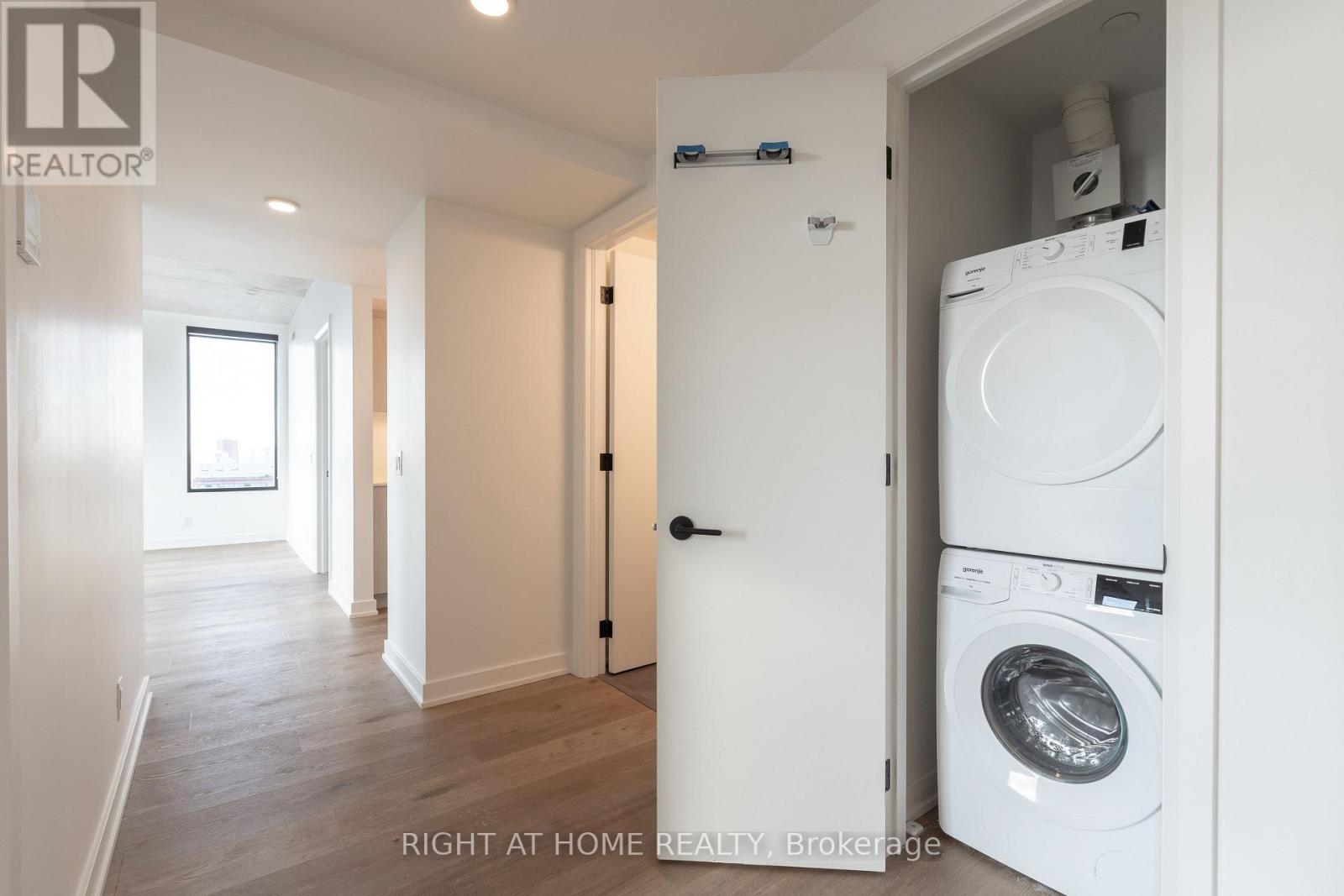 701 - 7 Fairbank Avenue W, Toronto, Ontario  M6E 3Y5 - Photo 6 - W12807020