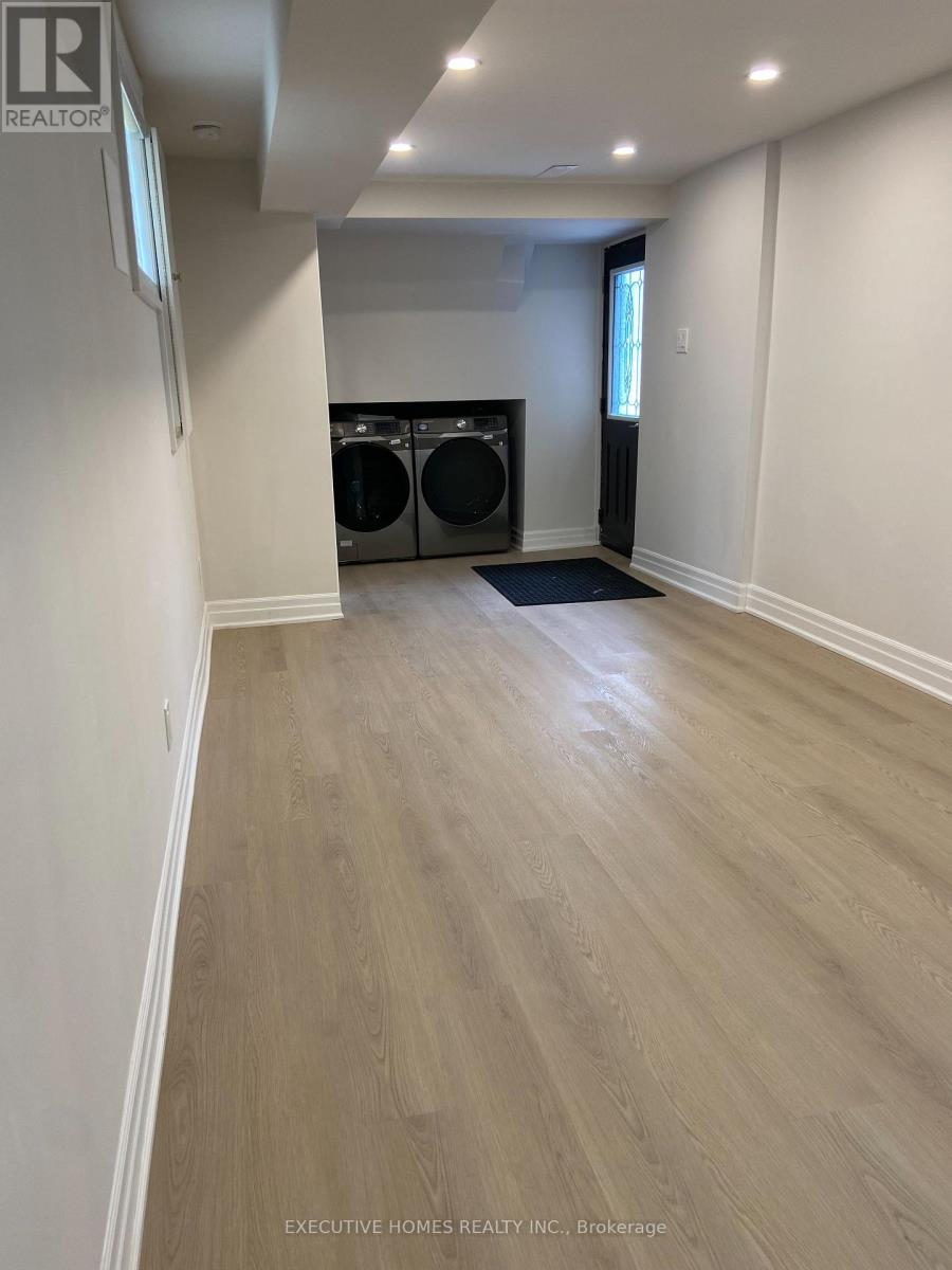 2685 Windjammer Road, Mississauga, Ontario  L5L 1T3 - Photo 16 - W12807034