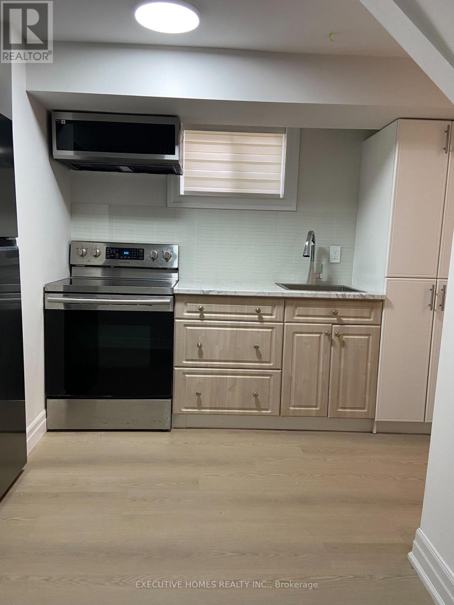 2685 Windjammer Road, Mississauga, Ontario  L5L 1T3 - Photo 17 - W12807034