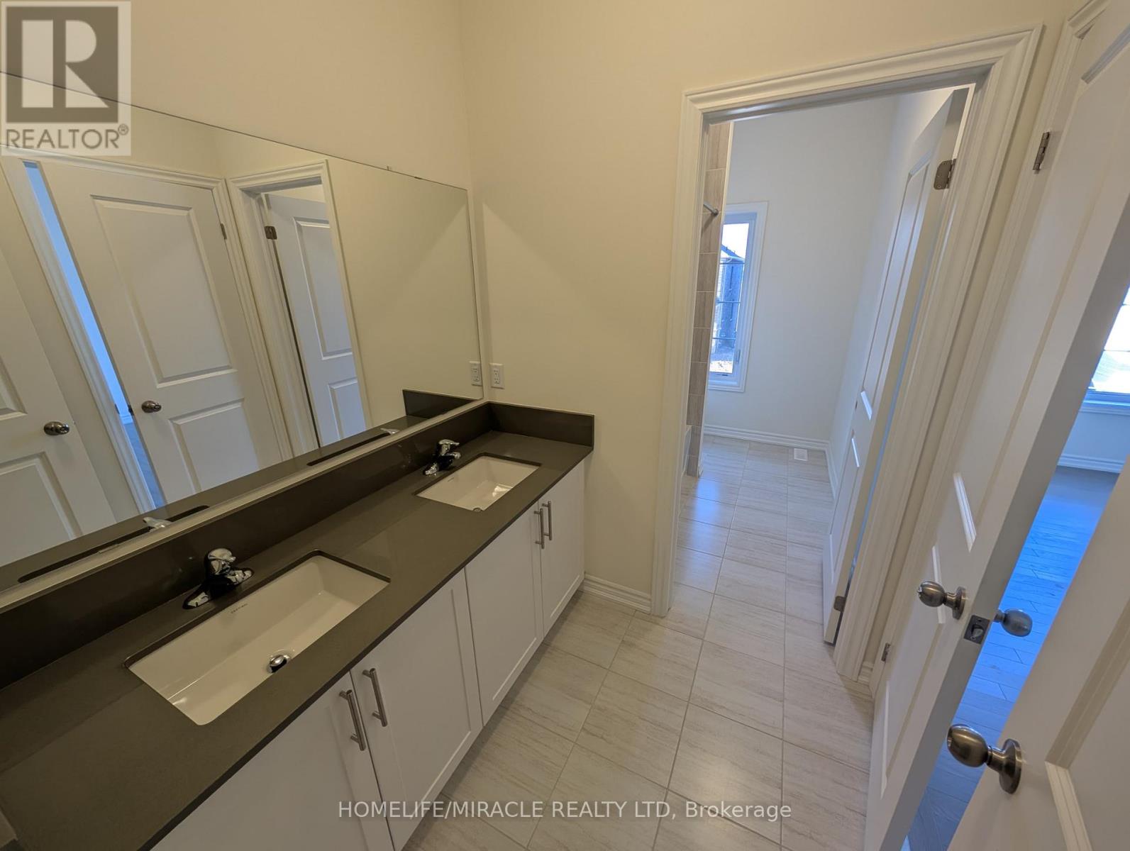 47 Arnold Circle, Brampton, Ontario  L7A 0B8 - Photo 13 - W12807036