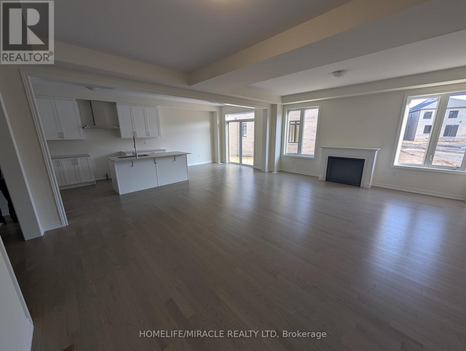 47 Arnold Circle, Brampton, Ontario  L7A 0B8 - Photo 4 - W12807036