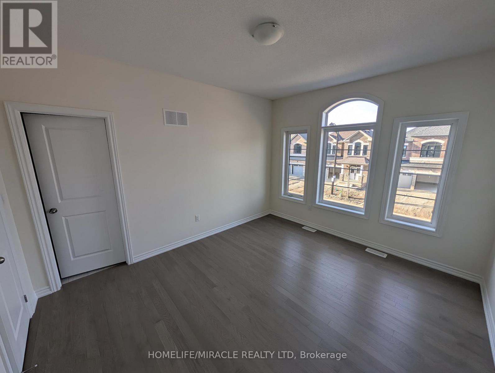 47 Arnold Circle, Brampton, Ontario  L7A 0B8 - Photo 6 - W12807036