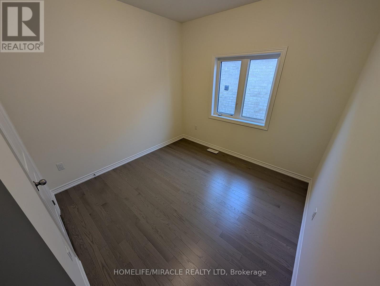 47 Arnold Circle, Brampton, Ontario  L7A 0B8 - Photo 8 - W12807036