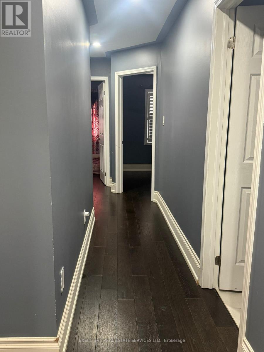 31 Feeder Street, Brampton, Ontario  L7A 4T7 - Photo 2 - W12807064