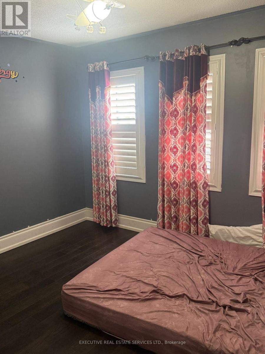 31 Feeder Street, Brampton, Ontario  L7A 4T7 - Photo 7 - W12807064