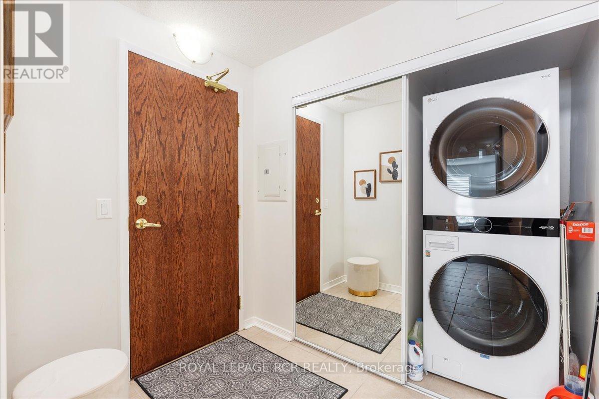 113 - 35 Via Rosedale Way, Brampton (Sandringham-Wellington), Ontario  L6R 3J9 - Photo 4 - W12807068