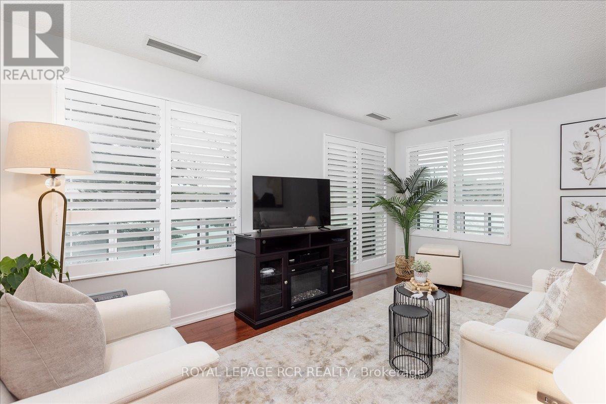 113 - 35 Via Rosedale Way, Brampton (Sandringham-Wellington), Ontario  L6R 3J9 - Photo 5 - W12807068