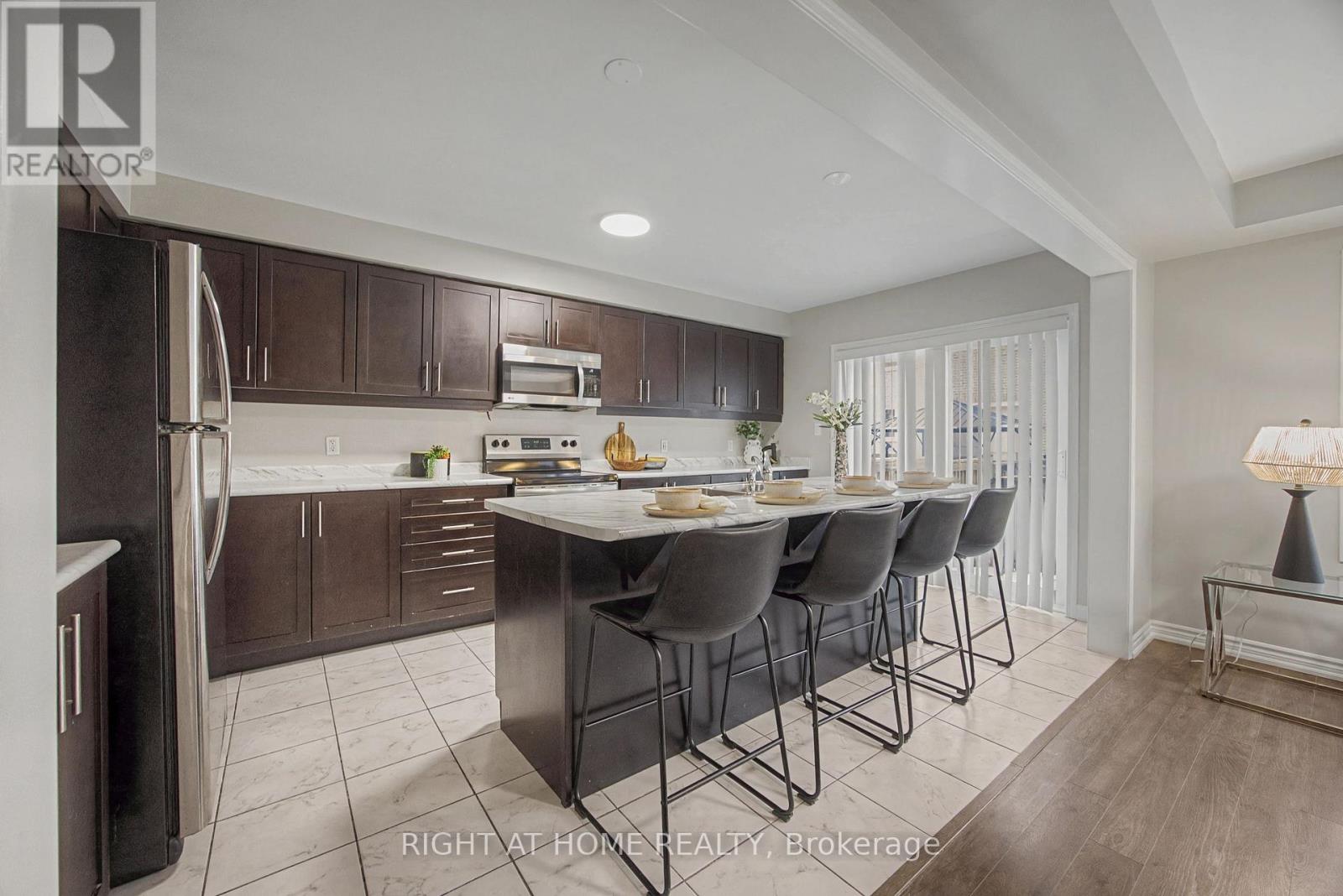 1235 Mulroney Heights, Milton, Ontario  L9E 1G1 - Photo 17 - W12807136