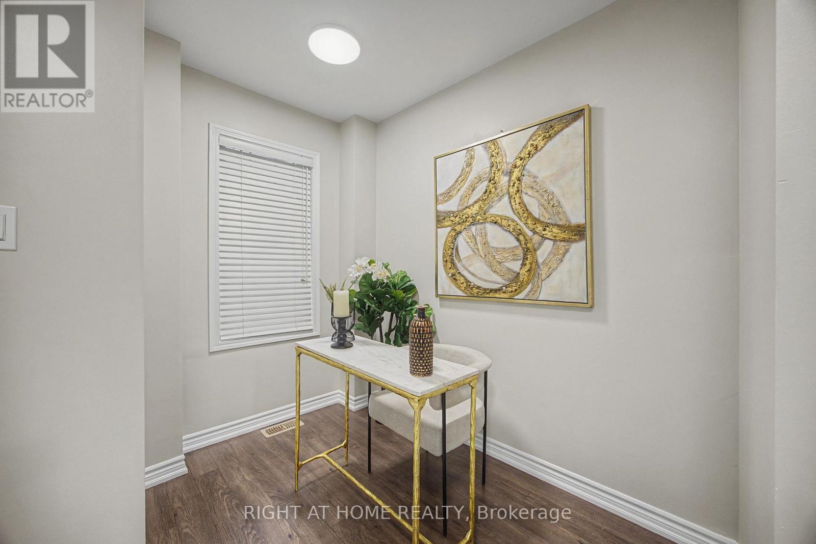 1235 Mulroney Heights, Milton, Ontario  L9E 1G1 - Photo 6 - W12807136