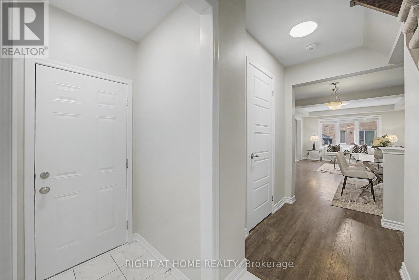 1235 Mulroney Heights, Milton, Ontario  L9E 1G1 - Photo 7 - W12807136