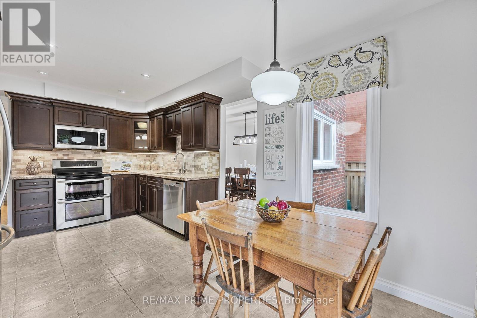 49 De Rose Avenue, Caledon, Ontario  L7E 1A9 - Photo 10 - W12807138