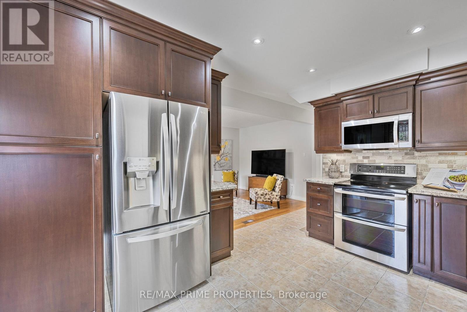 49 De Rose Avenue, Caledon, Ontario  L7E 1A9 - Photo 12 - W12807138