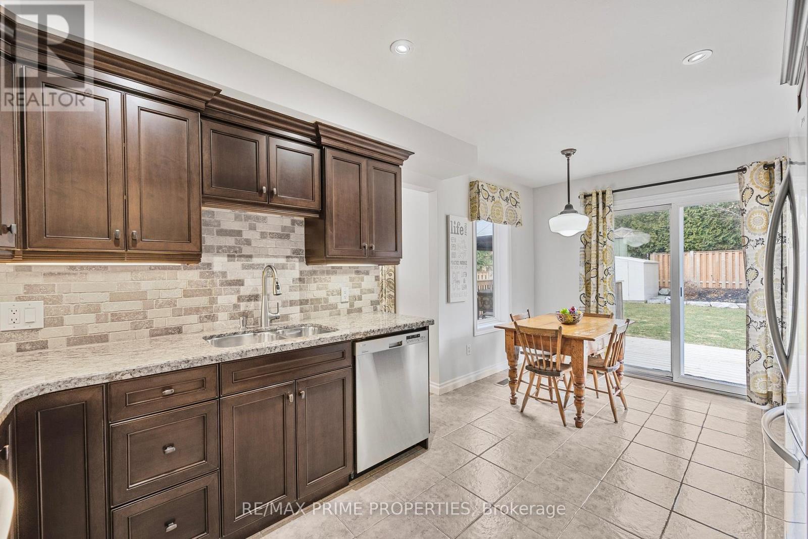 49 De Rose Avenue, Caledon, Ontario  L7E 1A9 - Photo 13 - W12807138