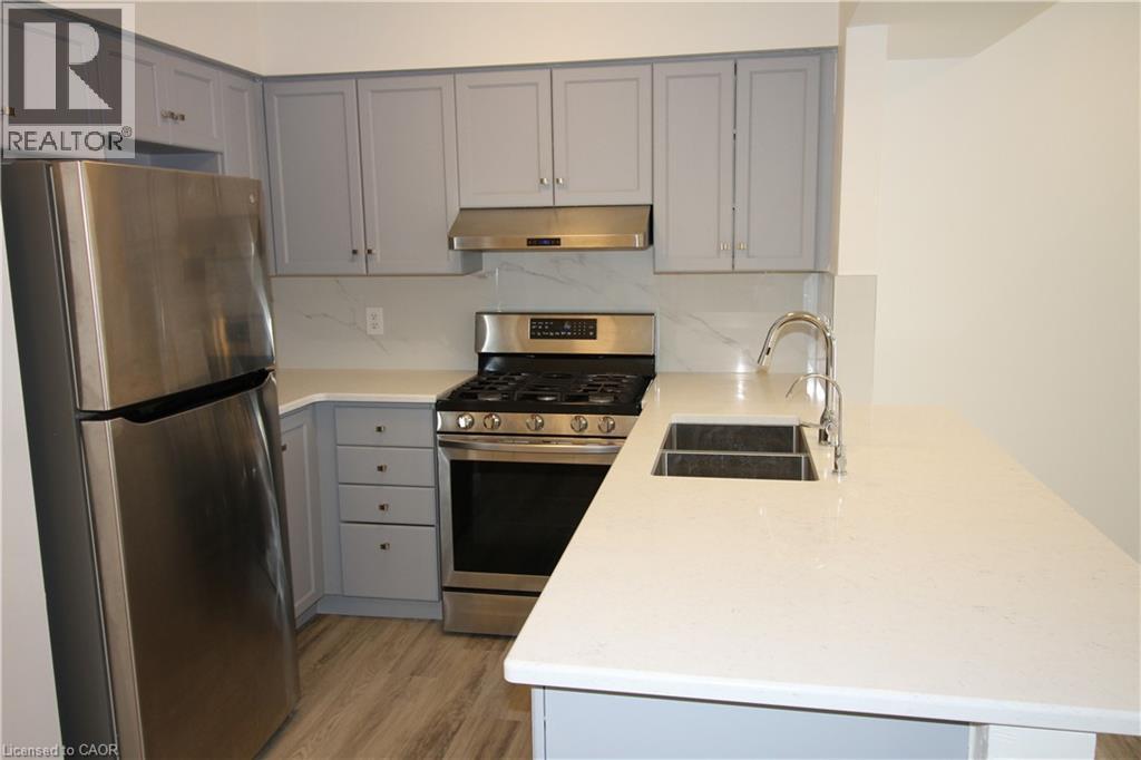 532 Mariner Drive, Waterloo, Ontario  N2K 3Y8 - Photo 3 - 40806071