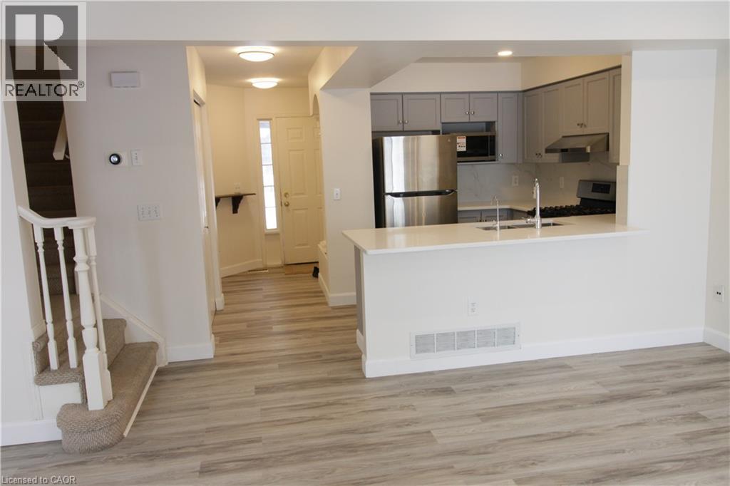 532 Mariner Drive, Waterloo, Ontario  N2K 3Y8 - Photo 4 - 40806071