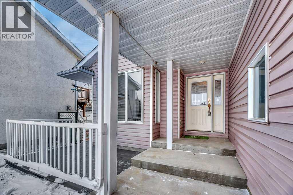 11 Maple Garden, Strathmore, Alberta  T1P 1G3 - Photo 4 - A2287334