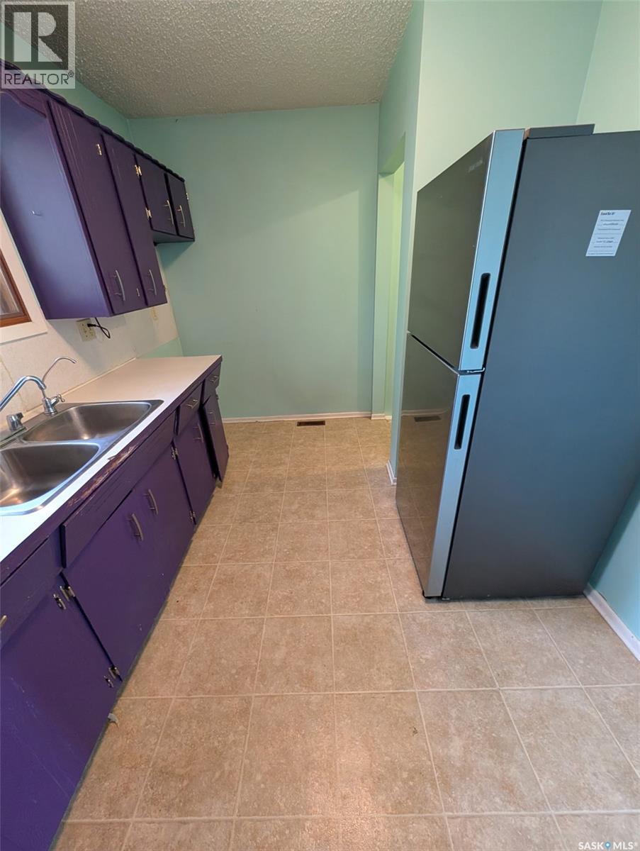 617 Peterson Avenue, Radville, Saskatchewan  S0C 2G0 - Photo 5 - SK028945