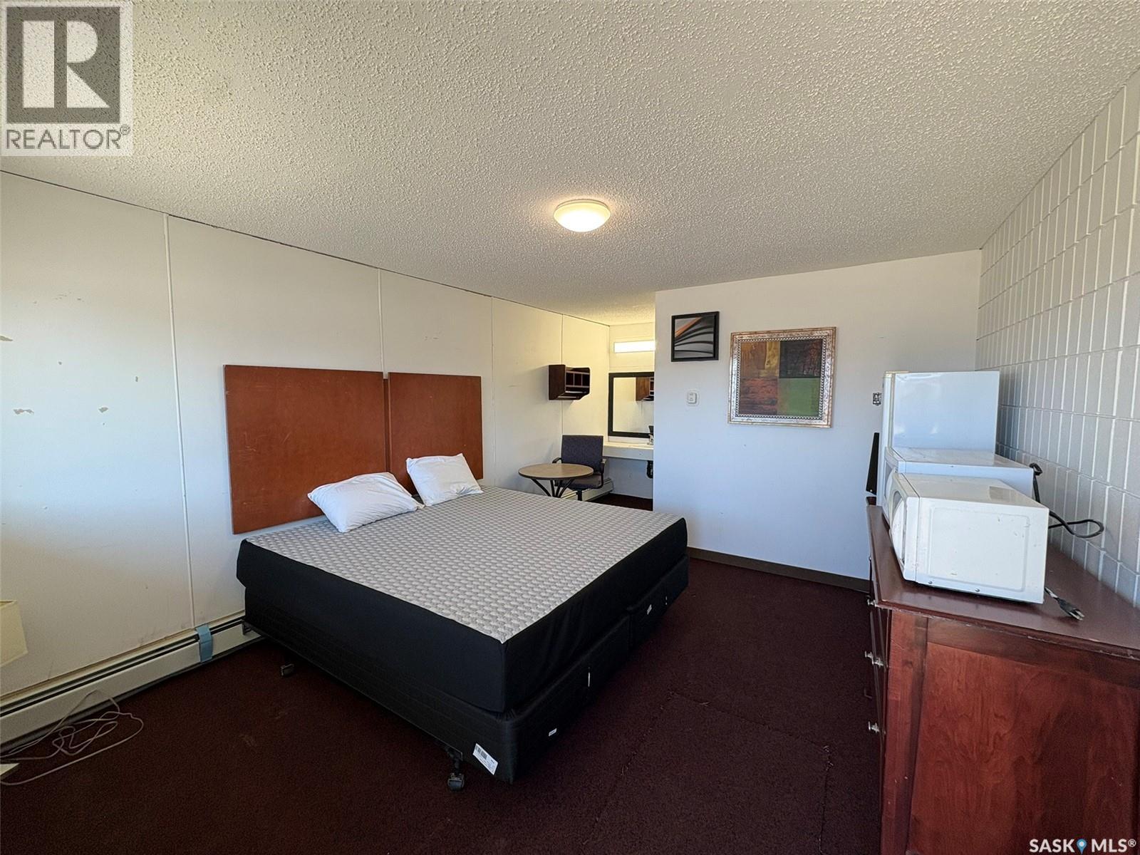 101 Center Street, Assiniboia, Saskatchewan  S0H 0B0 - Photo 13 - SK028904