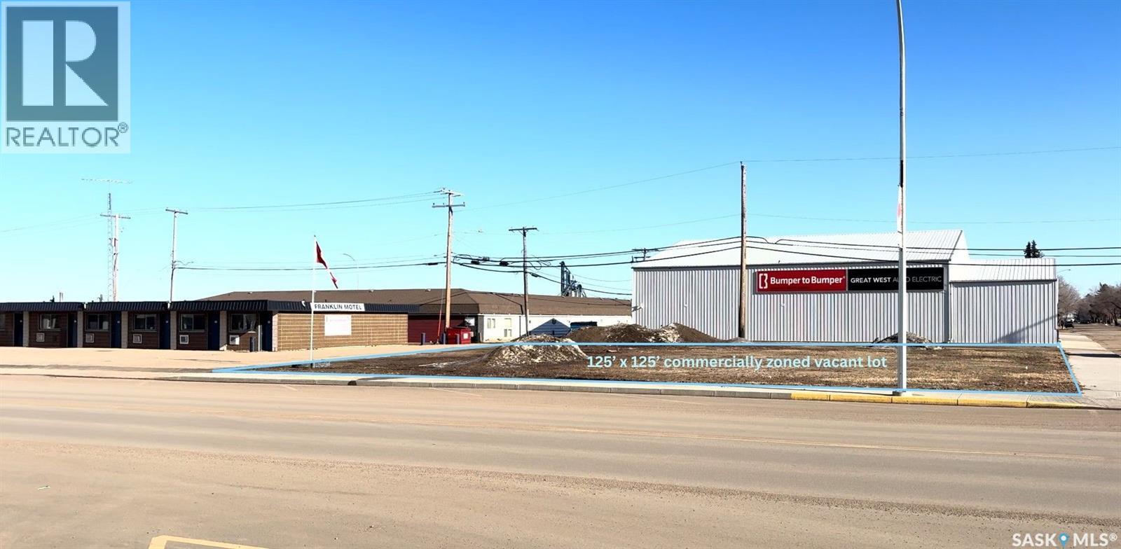 101 Center Street, Assiniboia, Saskatchewan  S0H 0B0 - Photo 15 - SK028904