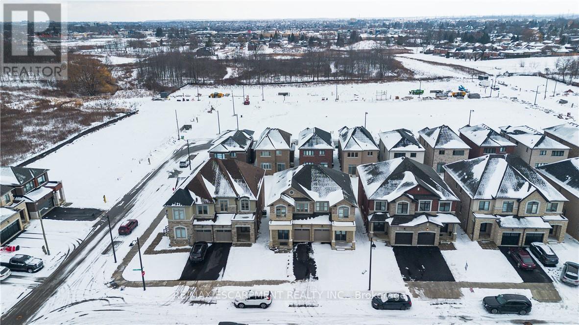 5 Cherry Blossom Heights, Hamilton, Ontario  L9B 0E9 - Photo 37 - X12807040