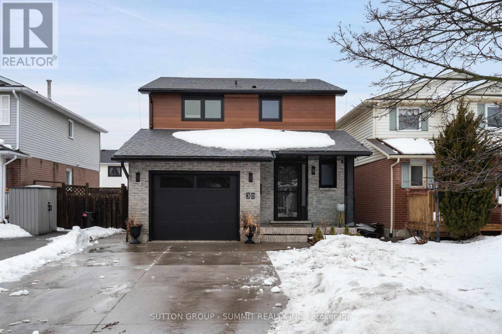 30 Buchanan Crescent, Thorold, Ontario  L2V 4M5 - Photo 2 - X12807100