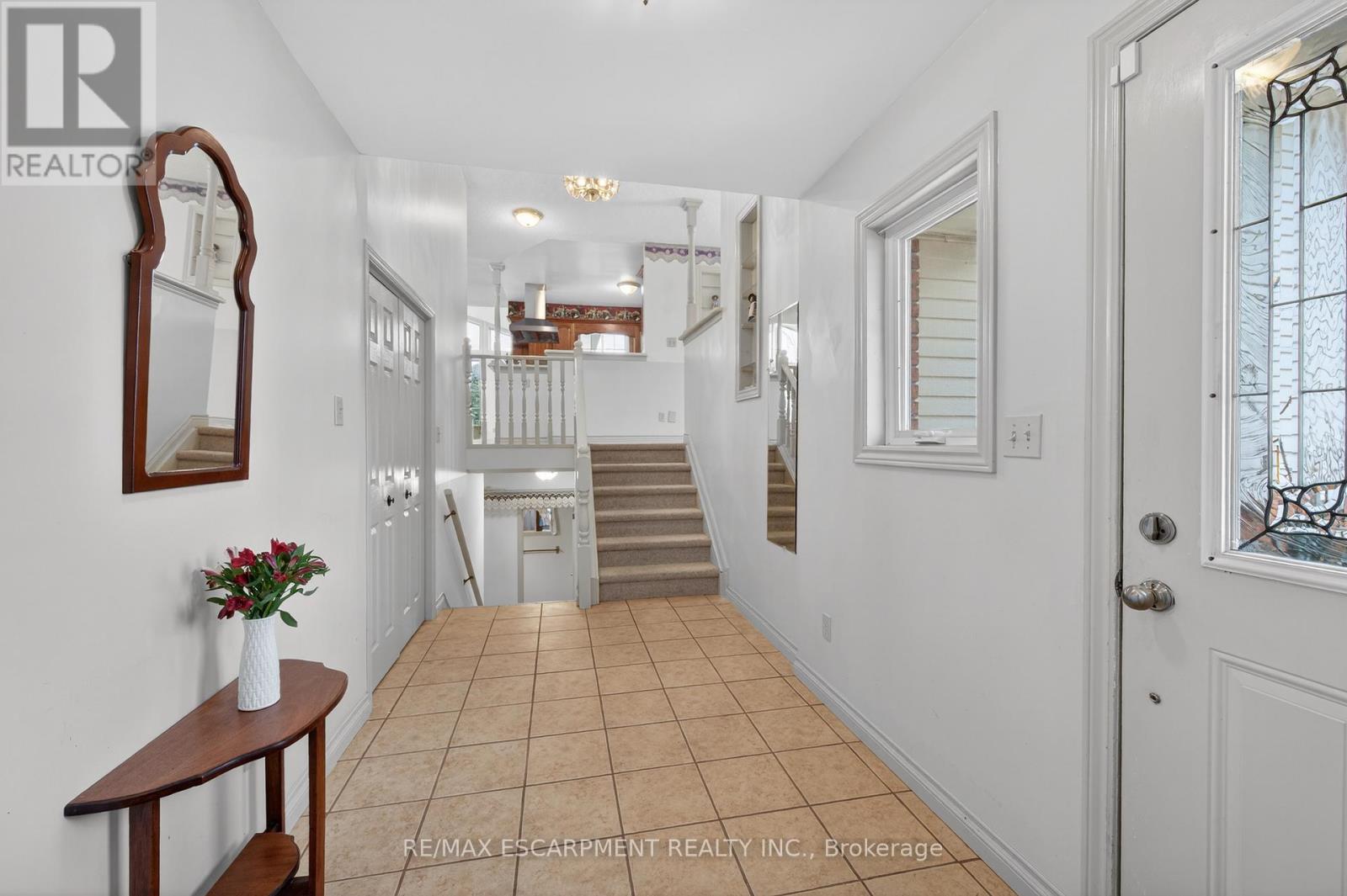 4 Hunter Road, Grimsby, Ontario  L3M 4A4 - Photo 11 - X12807130