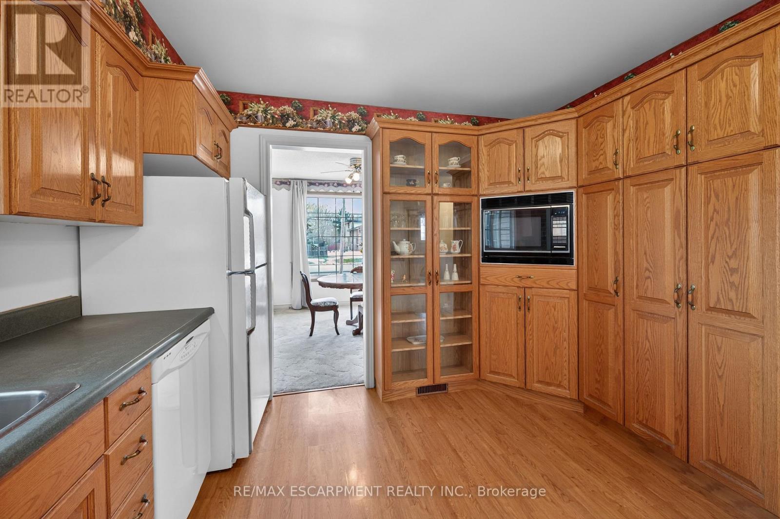 4 Hunter Road, Grimsby, Ontario  L3M 4A4 - Photo 22 - X12807130