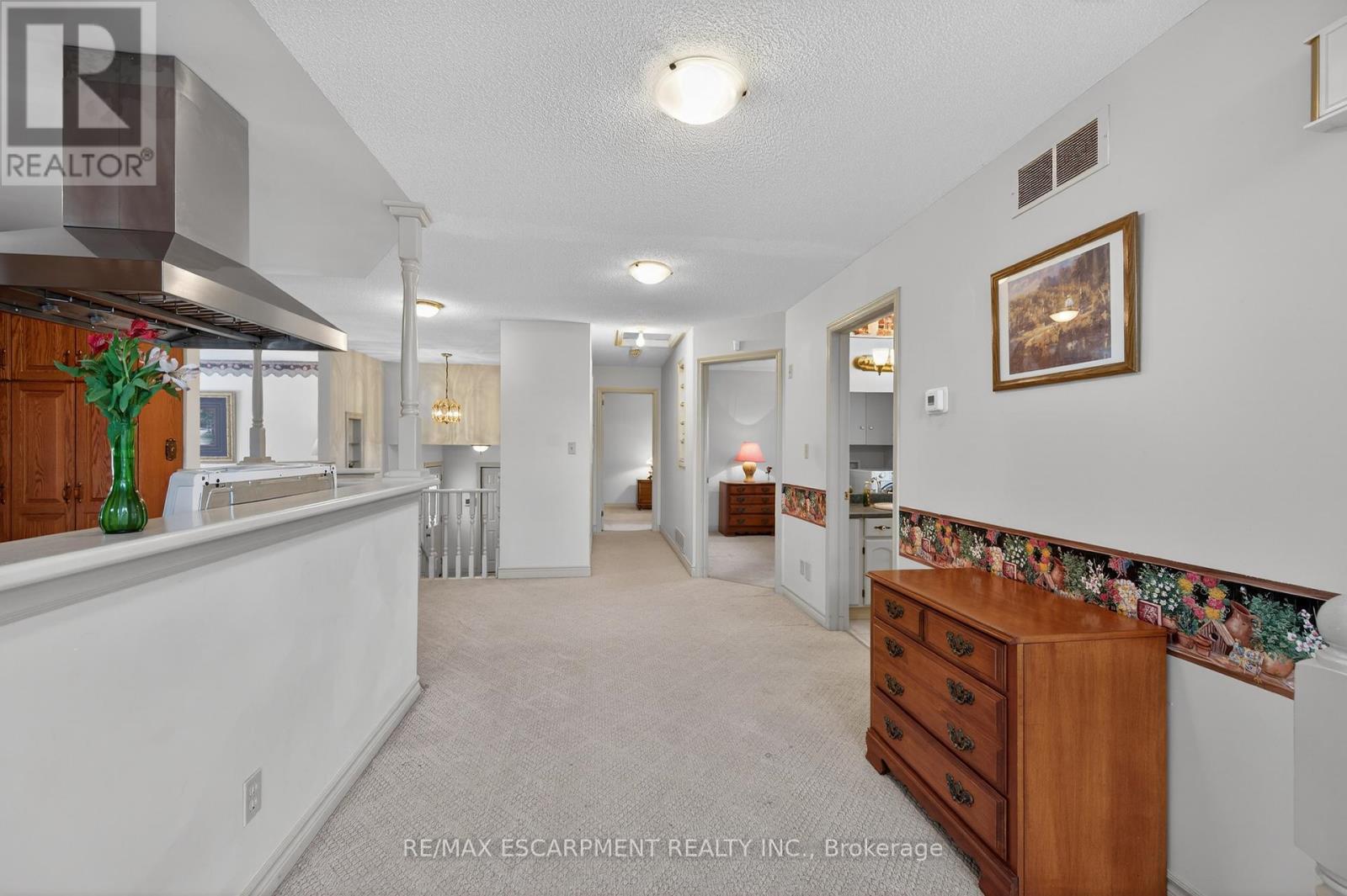 4 Hunter Road, Grimsby, Ontario  L3M 4A4 - Photo 27 - X12807130