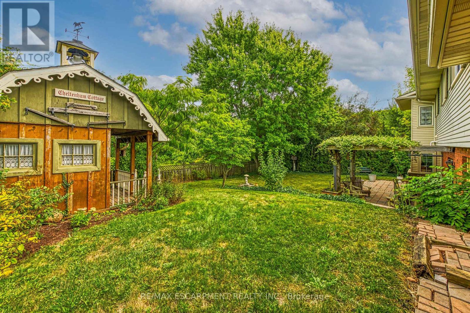 4 Hunter Road, Grimsby, Ontario  L3M 4A4 - Photo 7 - X12807130