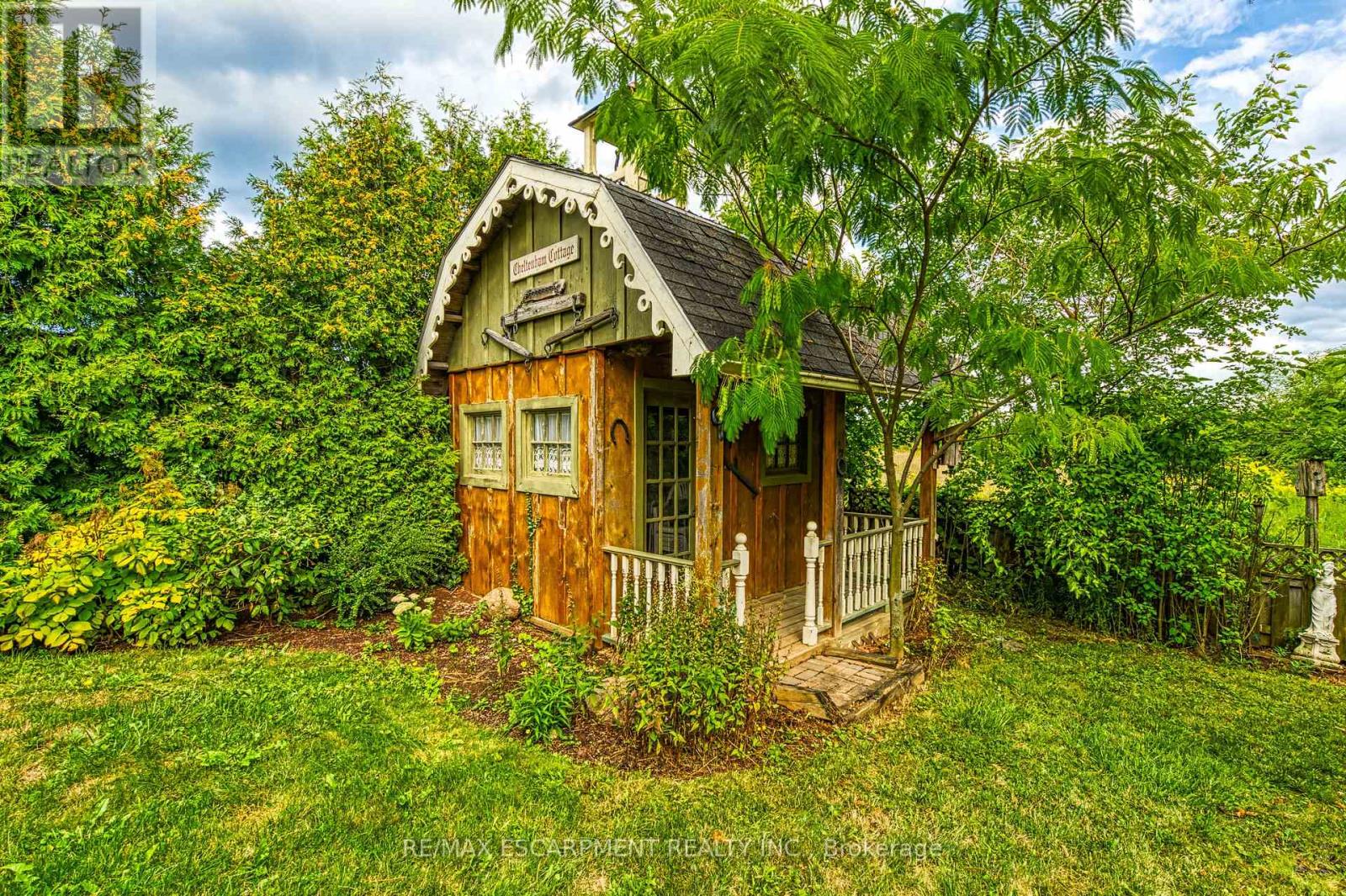 4 Hunter Road, Grimsby, Ontario  L3M 4A4 - Photo 9 - X12807130