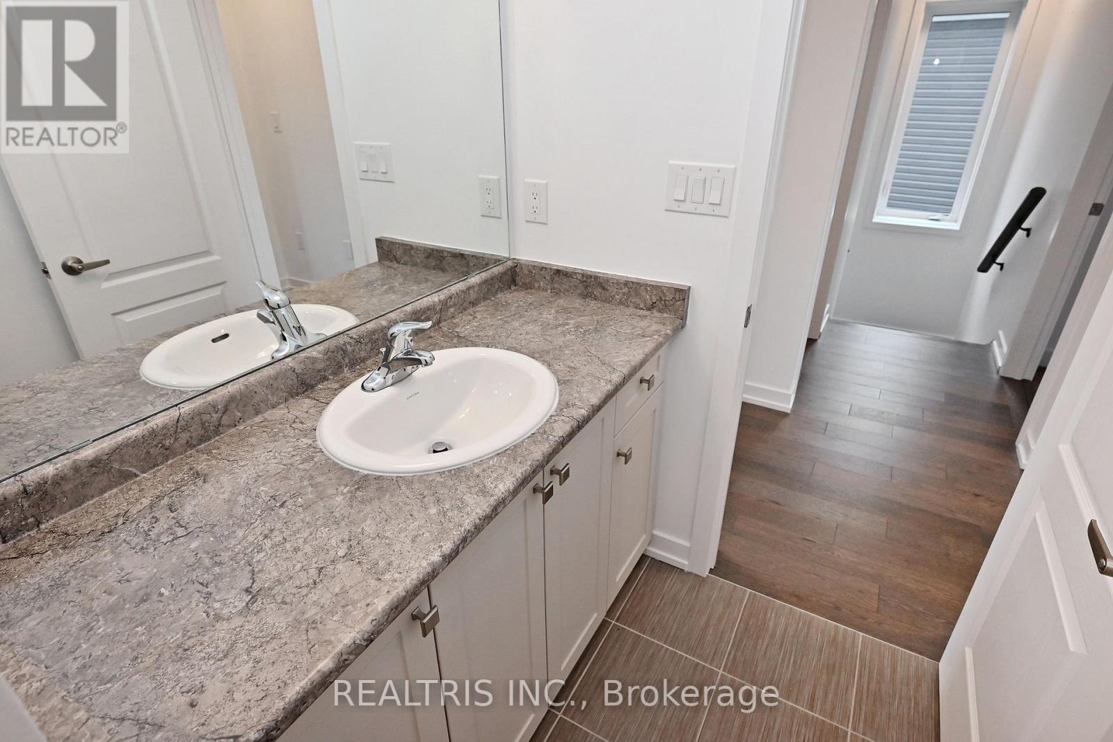 84 Hawick Crescent, Haldimand, Ontario  N3W 0G6 - Photo 33 - X12807158