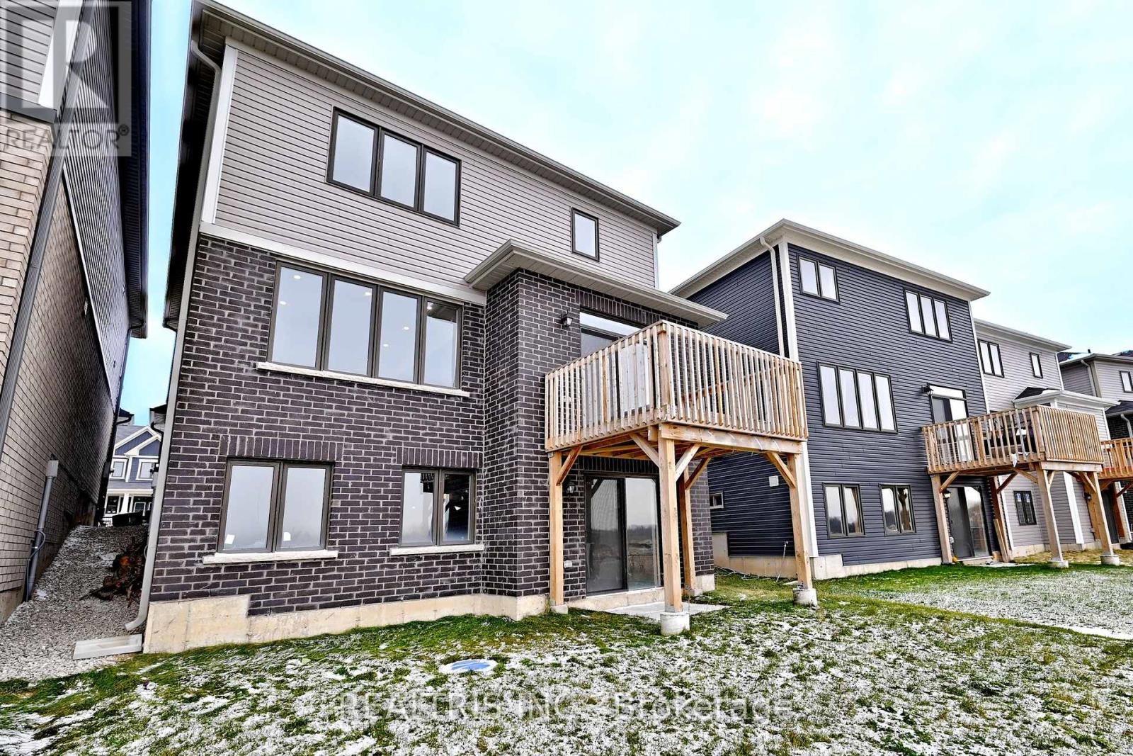 84 Hawick Crescent, Haldimand, Ontario  N3W 0G6 - Photo 38 - X12807158