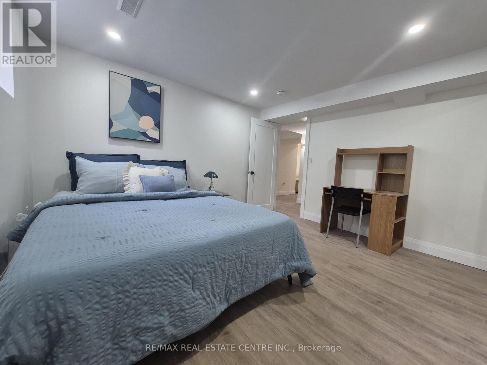 Legal Basement Unit - 1390 Conliffe Court, Mississauga, Ontario  L5C 1R3 - Photo 12 - W12650914