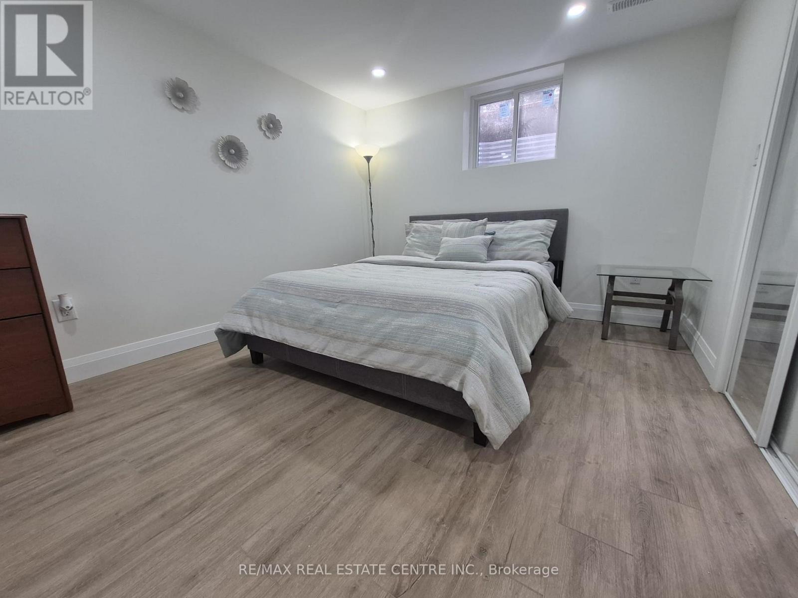 Legal Basement Unit - 1390 Conliffe Court, Mississauga, Ontario  L5C 1R3 - Photo 17 - W12650914