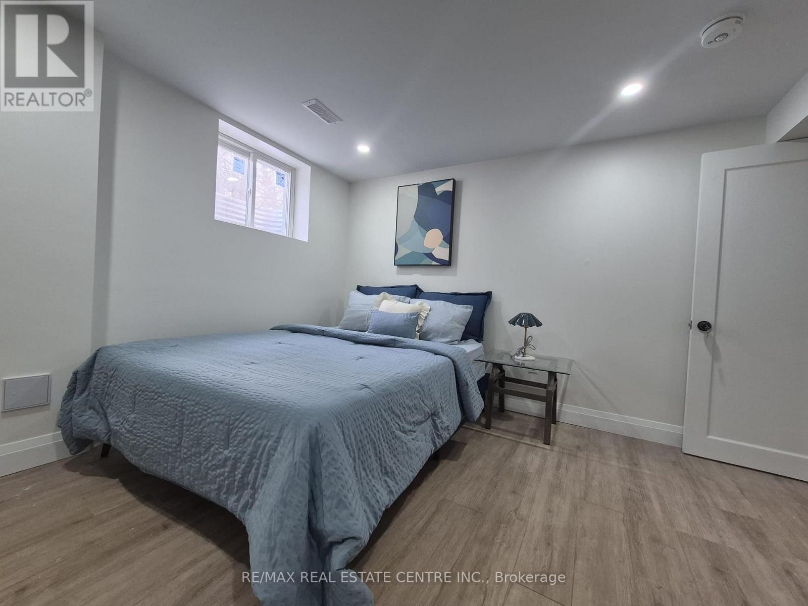 Legal Basement Unit - 1390 Conliffe Court, Mississauga, Ontario  L5C 1R3 - Photo 13 - W12650914