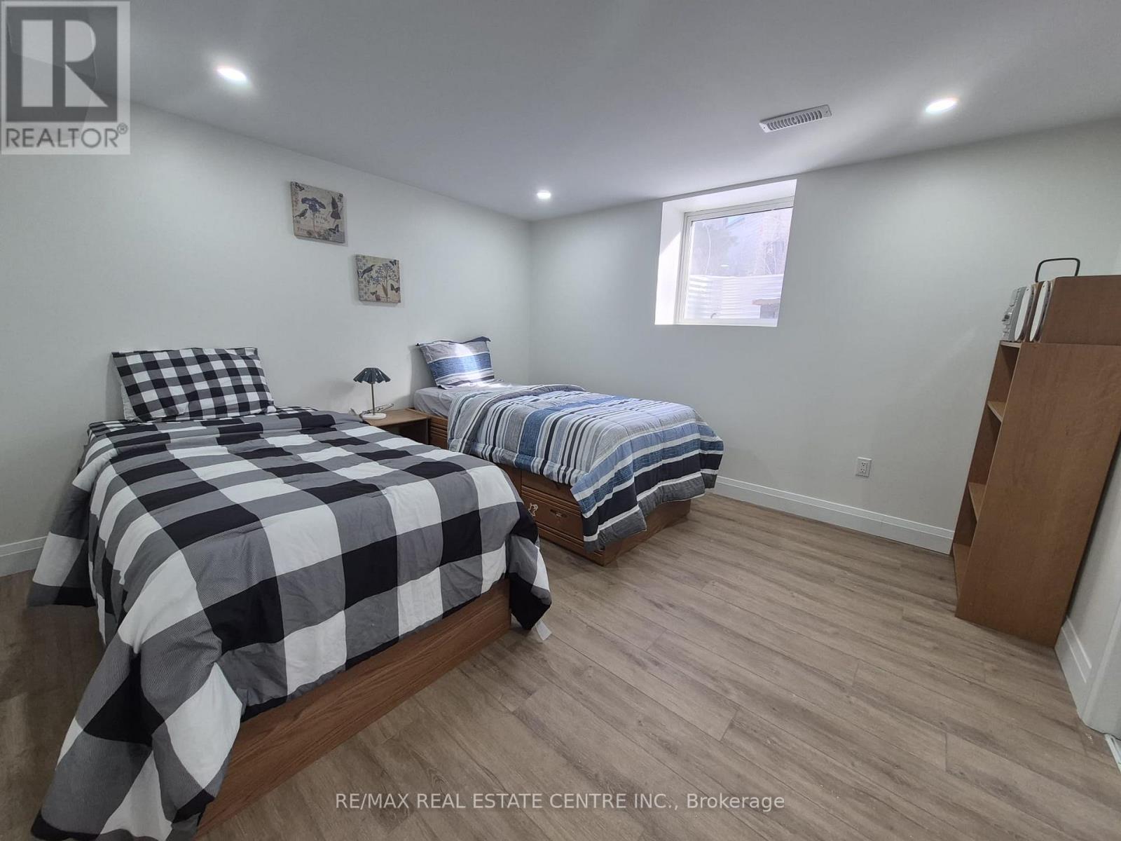 Legal Basement Unit - 1390 Conliffe Court, Mississauga, Ontario  L5C 1R3 - Photo 28 - W12650914