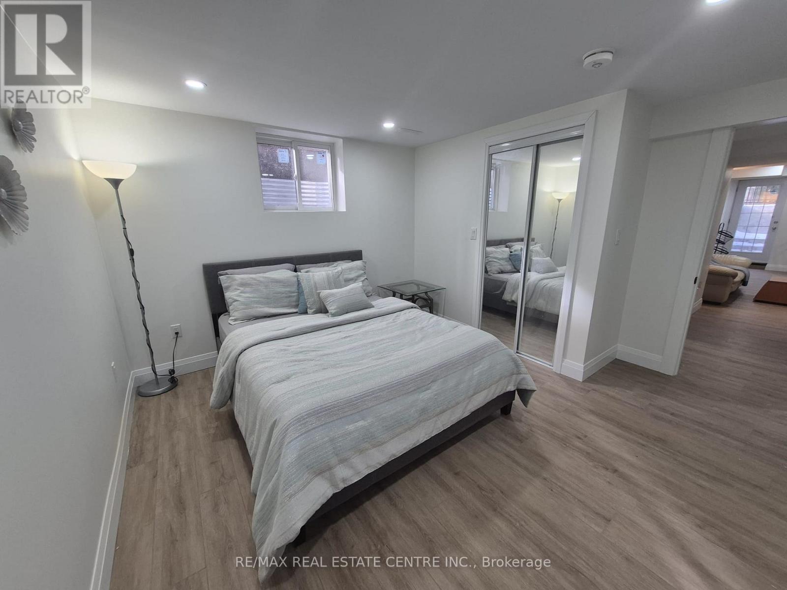 Legal Basement Unit - 1390 Conliffe Court, Mississauga, Ontario  L5C 1R3 - Photo 19 - W12650914