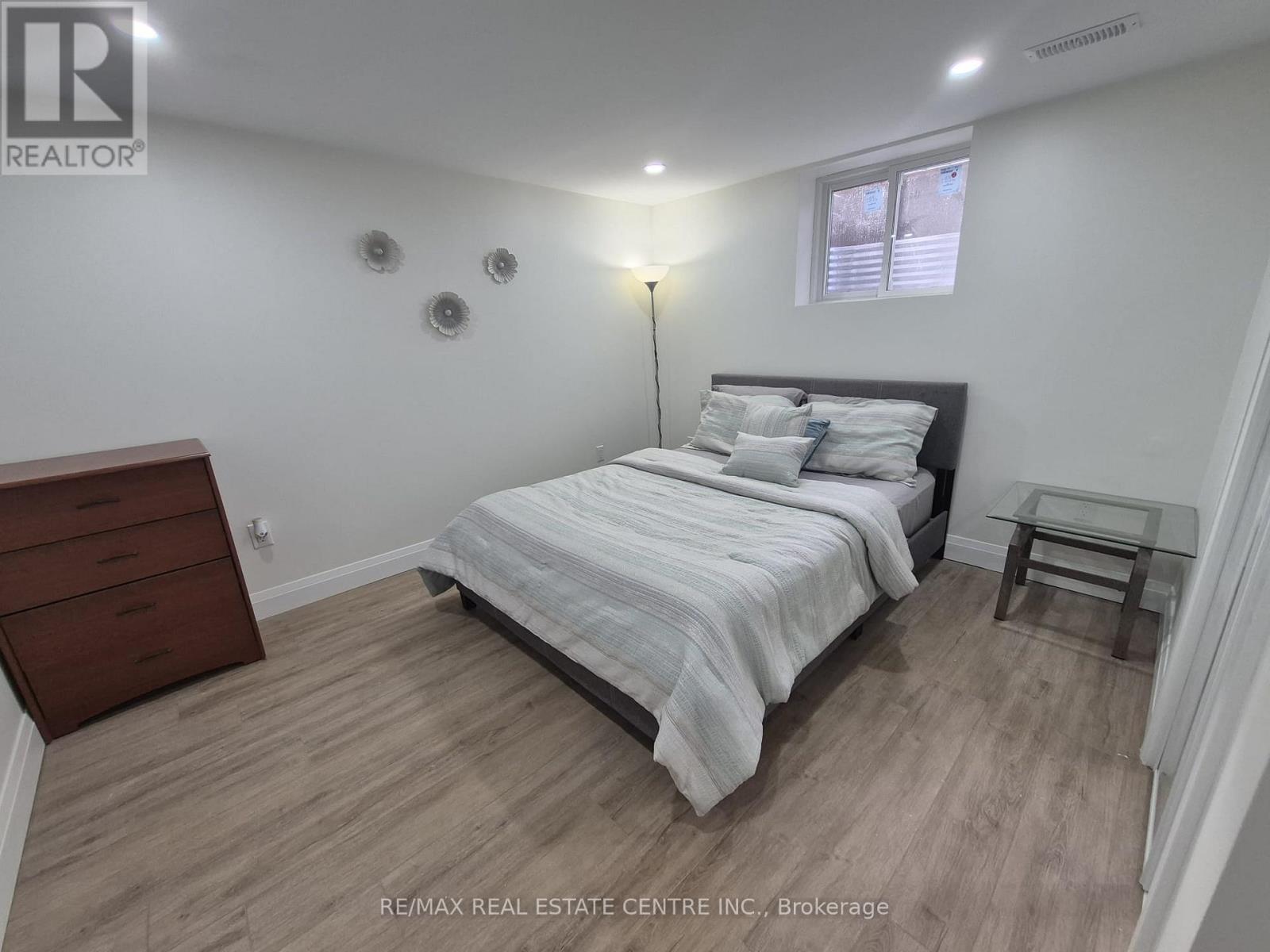 Legal Basement Unit - 1390 Conliffe Court, Mississauga, Ontario  L5C 1R3 - Photo 21 - W12650914