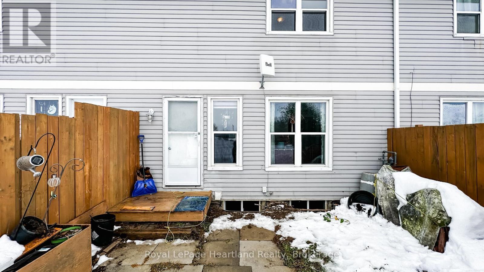 21 St Charles Place, Huron East (Vanastra), Ontario  N0M 1L0 - Photo 35 - X12807186