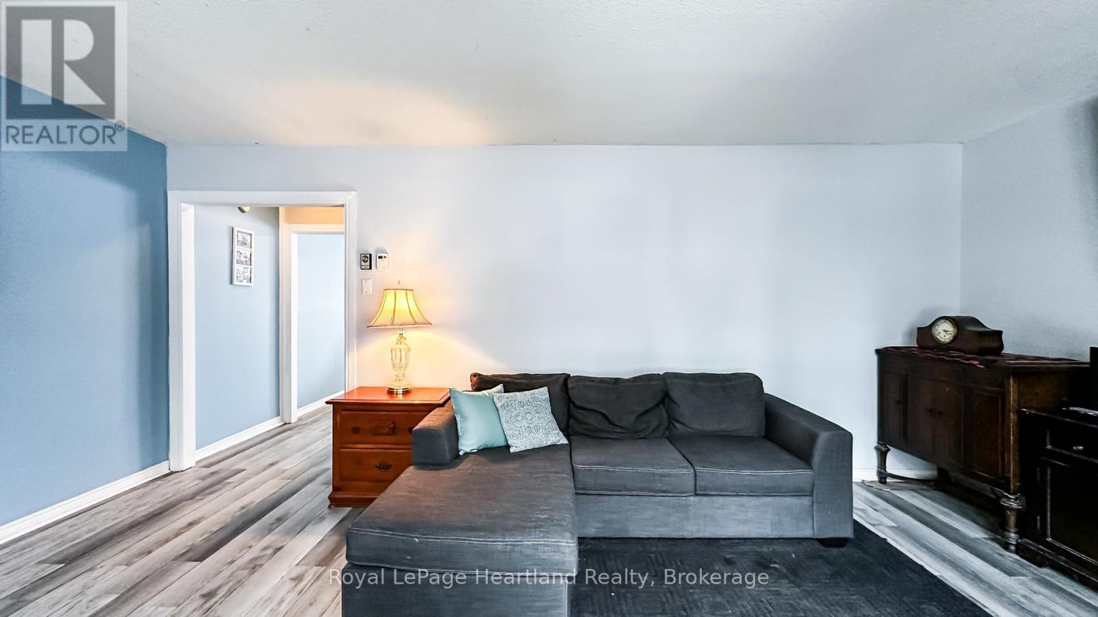 21 St Charles Place, Huron East (Vanastra), Ontario  N0M 1L0 - Photo 6 - X12807186