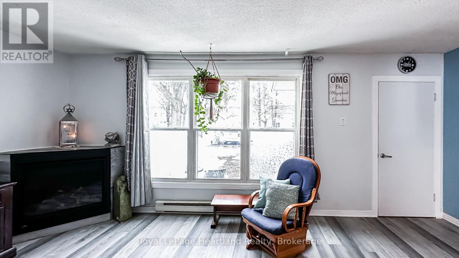 21 St Charles Place, Huron East (Vanastra), Ontario  N0M 1L0 - Photo 8 - X12807186