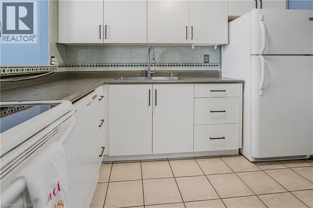 18 Holborn Court Unit# 203, Kitchener, Ontario  N2A 4A1 - Photo 9 - 40802775