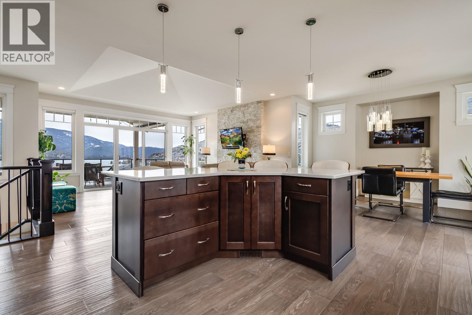 7229 Edgewater Place, Coldstream, British Columbia  V1B 4C5 - Photo 10 - 10375848