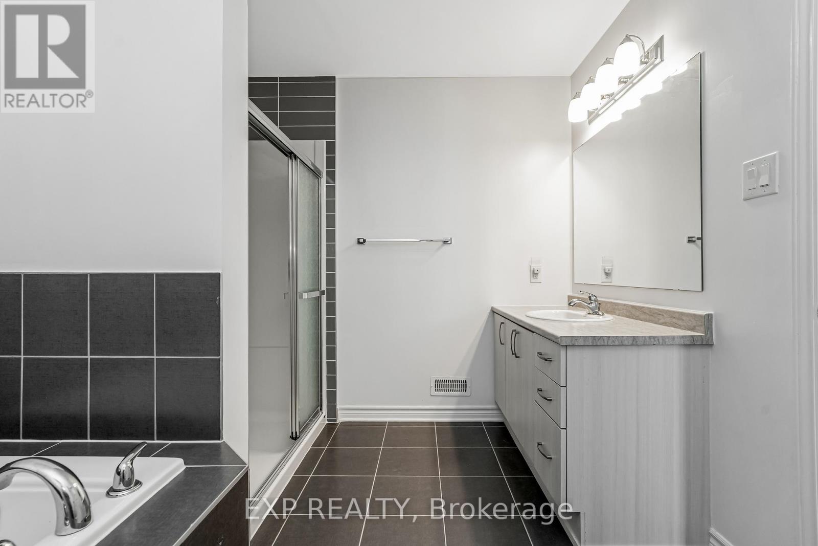 72 Dun Skipper Drive, Ottawa, Ontario  K1X 0E8 - Photo 16 - X12807170