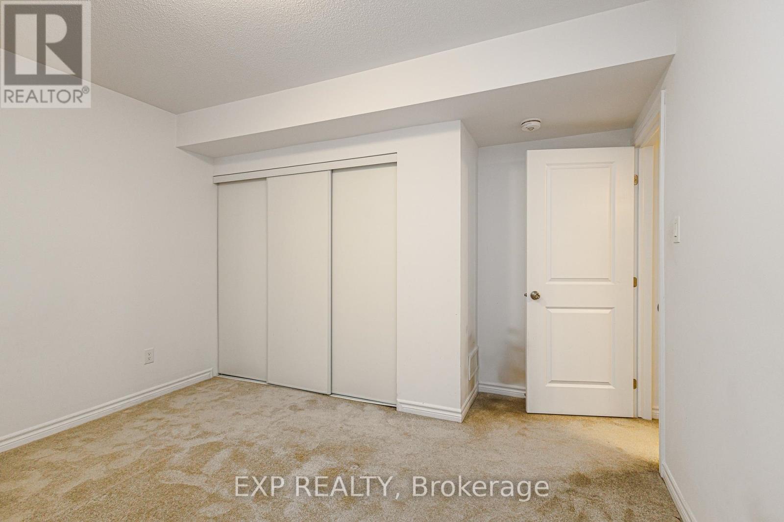 72 Dun Skipper Drive, Ottawa, Ontario  K1X 0E8 - Photo 31 - X12807170