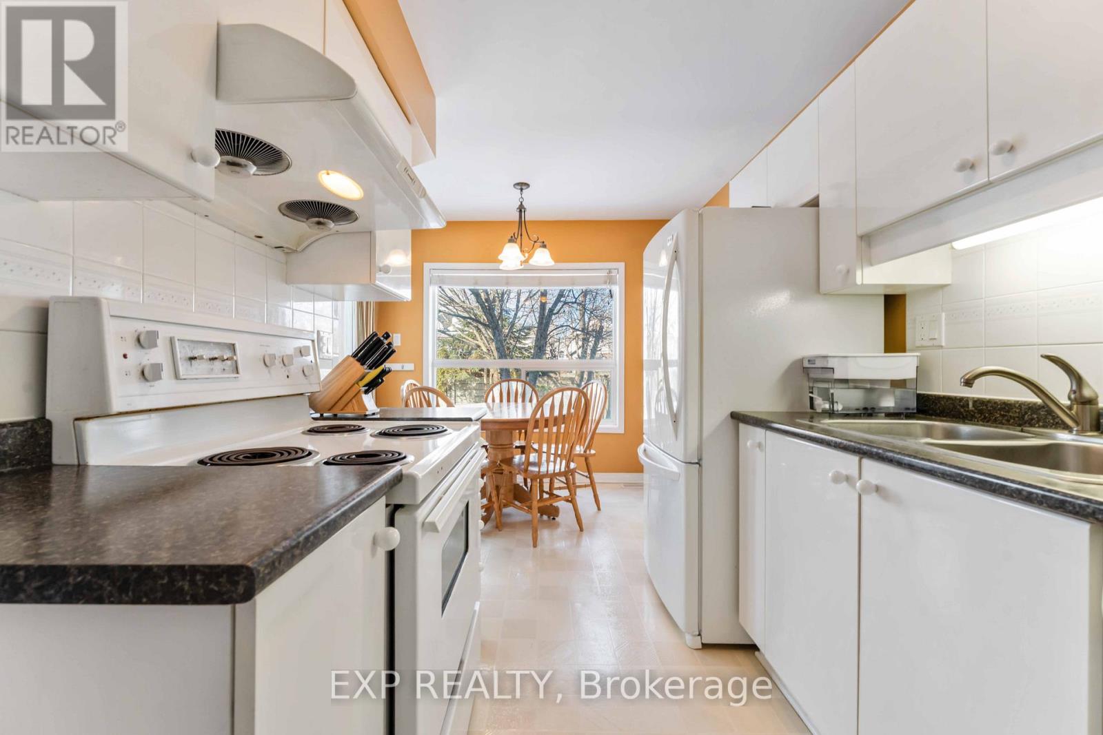 5 Mullcraft Crescent, Ottawa, Ontario  K2J 4P8 - Photo 9 - X12807202